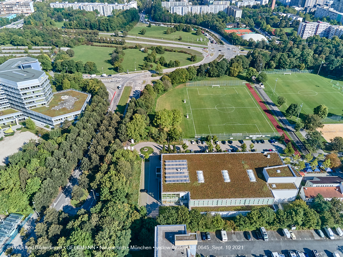 19.09.2021 - Rentenversicherung - SVN-Sportanlage, Sportanlage Perlach-Ost - Mittelschule Gerhard-Hauptmann-Ring in Neuperlach 